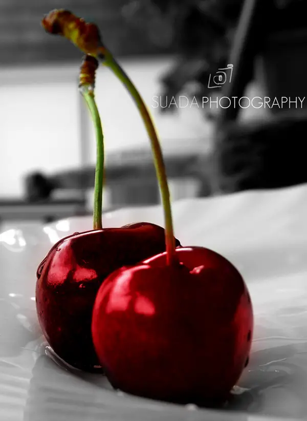 9-cherry-red-black-white-plate.jpg