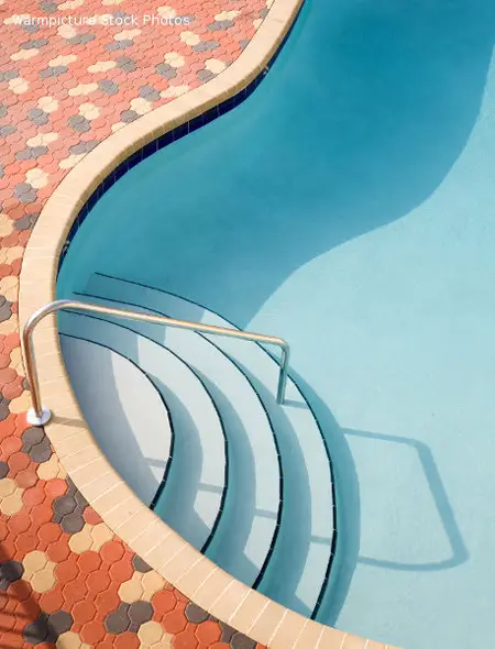 photo by Daniel Padavona: a water pool
