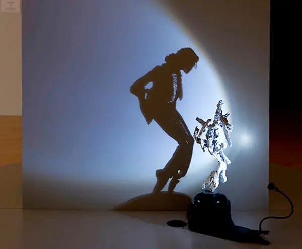 30 Examples of Amazing Shadow Art