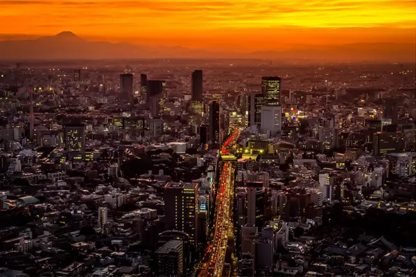 Don’t Look Down: 50 Inspiring Examples of Rooftopping Photography